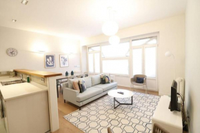 Prime Location Modern Stay